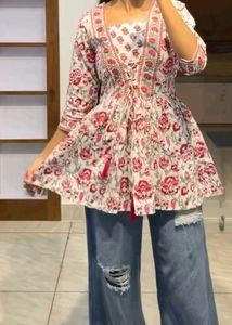 (Size~S)Peplum pink floral top🌻