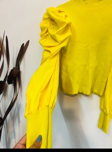 Yellow Puffy Sleeve Top 🌻