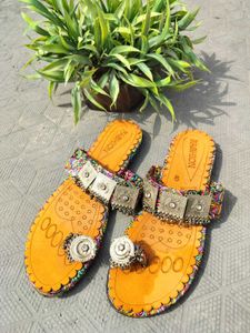 🌺ATTRACTIVE FLATS WOMEN