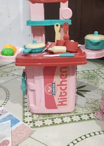 Kitchen Sett.........
