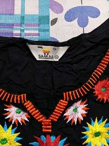 Beautiful Embroidery Top🖤