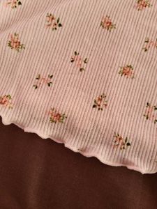 H&amp;M Lace Trimmed Crop Top/ SIZE-M