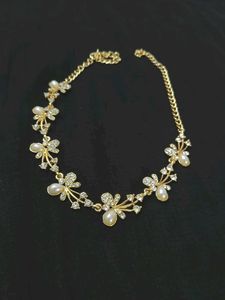 Elegant Pearl & Crystal Necklace