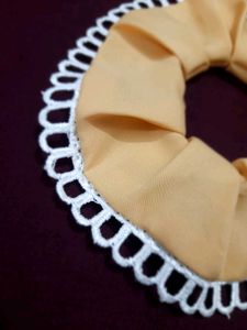 Handmade Laced Scrunchie💗