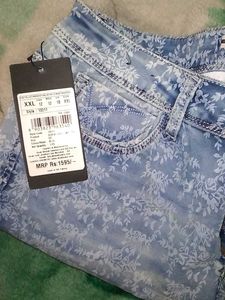 Denim Capri Mid Waist