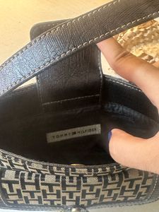 Authentic Tommy Hilfigr Bag
