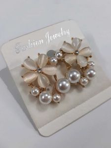 Flower Pearl Earrings- BRAND NEW🌟