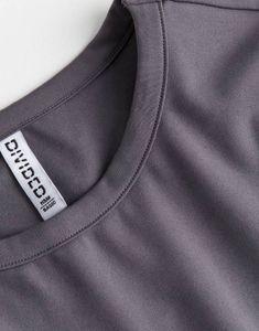 H&amp;M Grey Cropped T-Shirt