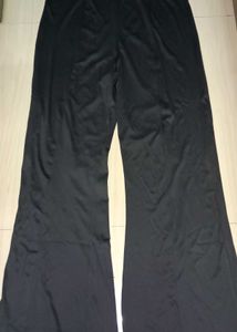 Chic Black One-Shoulder Jumpsuit