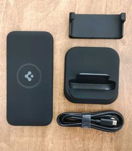 Spigen 3in1 ArcPack Dual Portable Power Bank