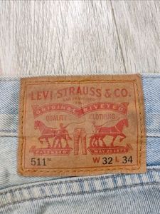 Sc3071 Levi Strauss Jeans Size 32