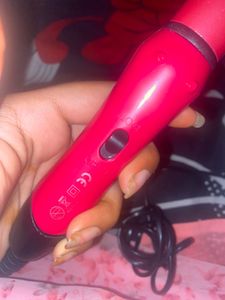 Pink straightener