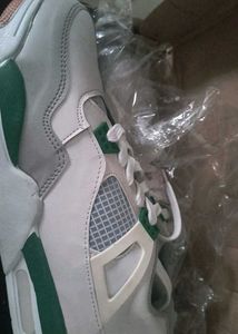 Air Jordan 4 Retro Pine Green
