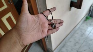 Glass Star Pendant Chain