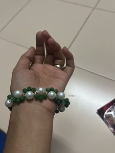 Green &amp; Pearl Beaded Bracelet