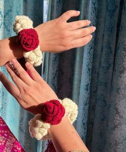 Crochet white and Red flower 2 Gaajra
