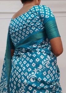 Teal &amp; White Print Saree