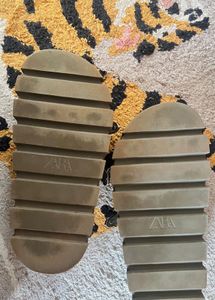 ZARA suede-finish sliders, size 37.