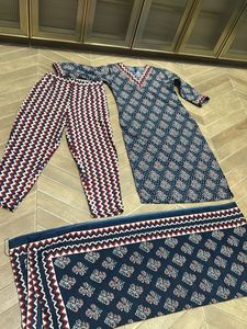 Navy blue &amp; red printed Kurta with Trousers &amp; dupa