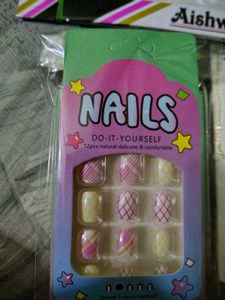 Beauty Bundle: Bindi, Nails, Necklace