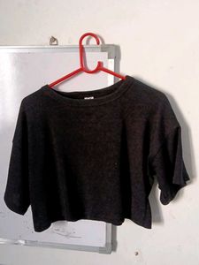 Stylish Cropped Top