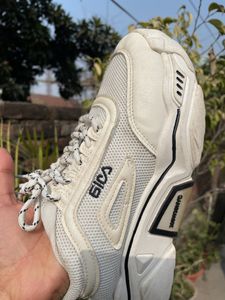 white shooes also fit for uk 6