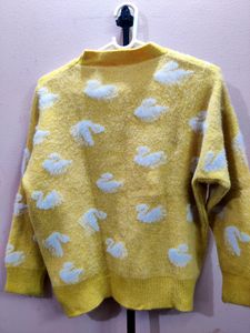 imported women&#39;s yellow crewneck sweater