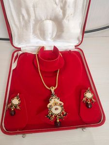 Elegant Necklace With  Earrings