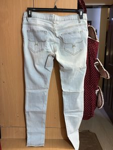 Light Wash Ripped  Jeans