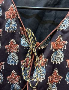 Ethnic Print Sleeveless Jacket