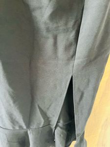 Chic Black One-Shoulder Midi Dress