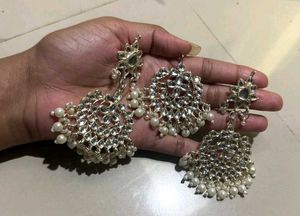 Earrings And Mangtika Jewellery Set