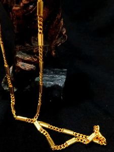 Stunning Imitation Gold Chain for Fashionistas.