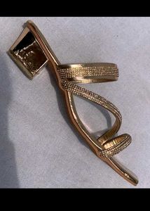 Fera Heels