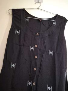 Women&#39;s Cotton Printed Black Hand-Print Kurta Set|
