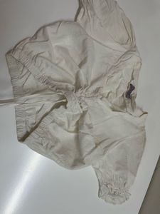 Vintage-Inspired White Cotton Puff Sleeve Crop Top