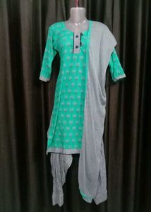 Green Printed Kurti Salwar Set 🌼