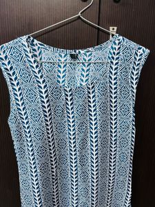 Patterned Sleeveless Kurta