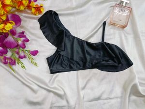 🇳🇿💫🎀Black Ruffle One-Shoulder Bikini Top