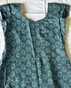 BLUE PRINTED SWEETHEART NECK KURTI🎀