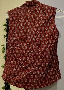 Maroon Sleeveless Button-Down Top