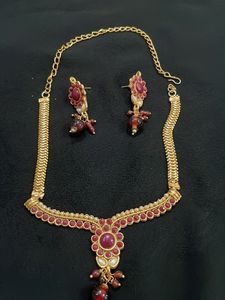 Golden necklace set