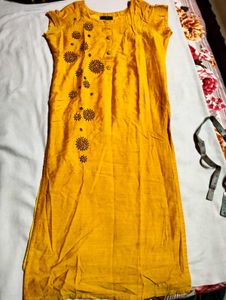 Yellow Embellished Kurta 💗