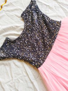 Pretty Glomours Women Gown💝