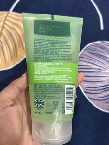 Simple Refreshing Facial Wash