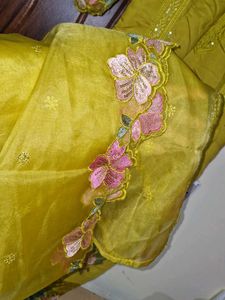 Elegant Embroidered Kurta Sets | L Size