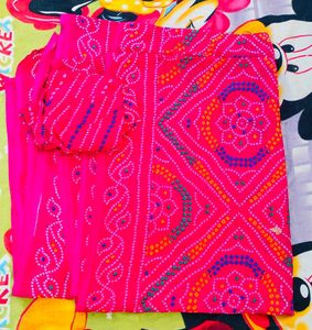 Pink Bandhani Saree With Blouse