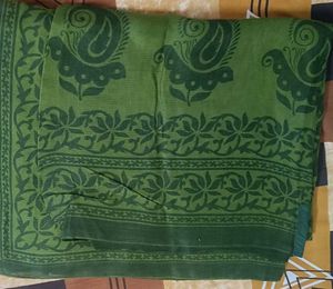 Green Floral Print Saree without blouse