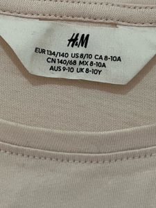 H&amp;M Frozen Sisters T-Shirt-like New For 6-8 Yr