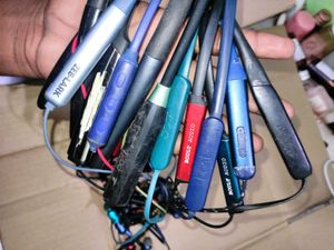 Lot Of Branded Blutooth Nackband